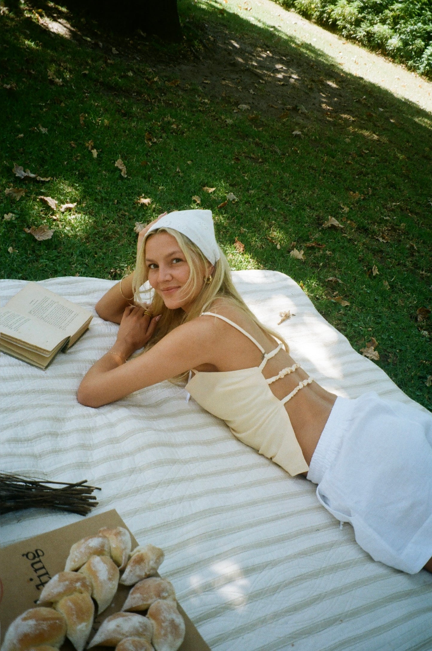 Hemp backless top by Hemp Love – Kiti in panna cotta, editorial shot